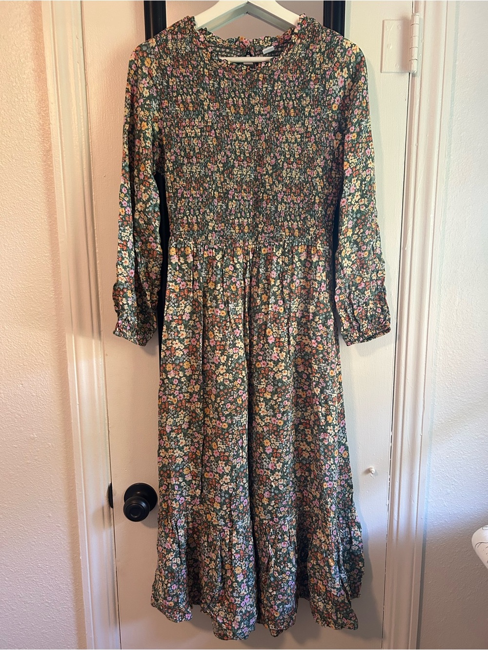 Old Navy Green Floral Smocked Long Sleeve Midi Dress
